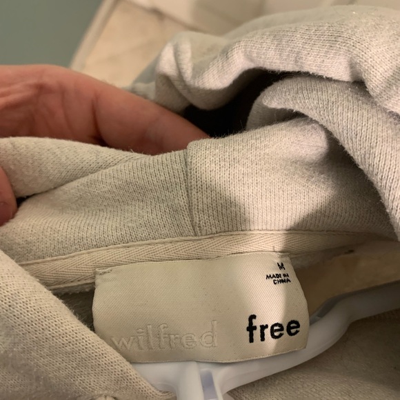 Wilfred Aritzia sweatshirt! - Picture 2 of 3
